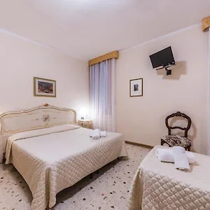 https://ca-leon-doro.hotelinveneto.com